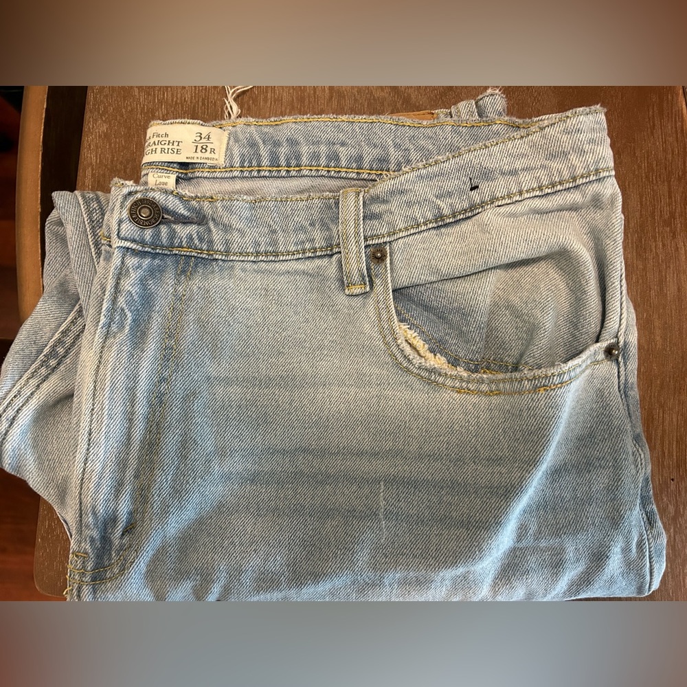 Abercrombie & Fitch Curve Love Ultra High Rise Ankle Jean 34R Size 18
